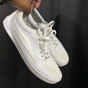 White low top vans (skater shoes or casual)
